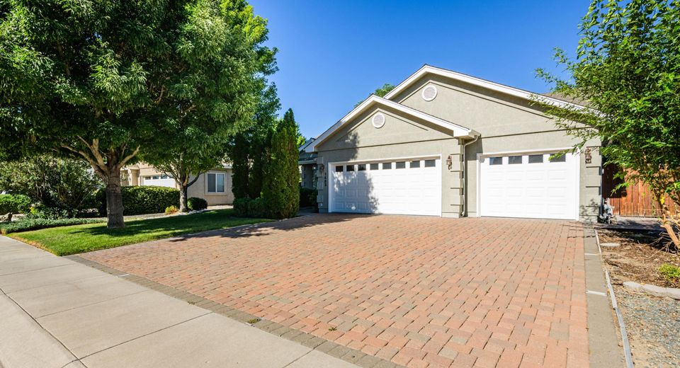 1482 Grendon Way, Gardnerville, NV 89410 Photo