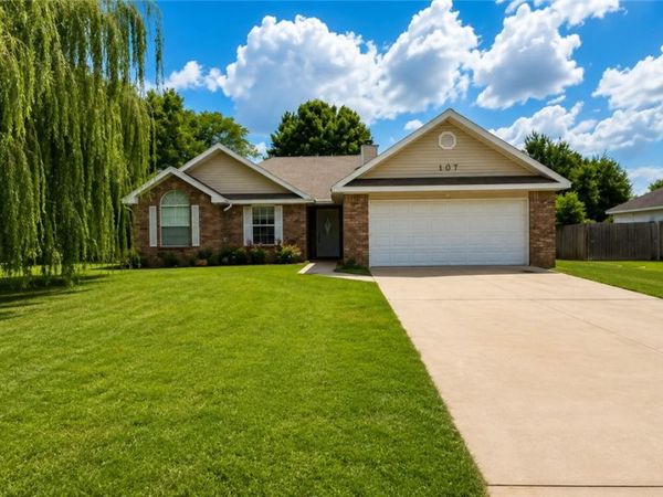 107 Michael Street , Lowell, AR 72745