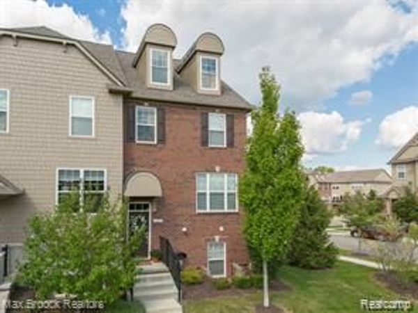 333 Glenhurst Boulevard, Unit 9, Rochester Hills, Mi 48307