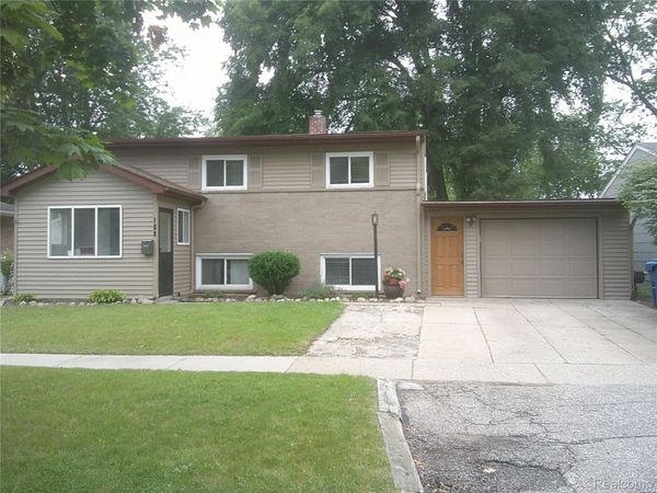 105 N Corbin Street , Holly Village, Mi 48442