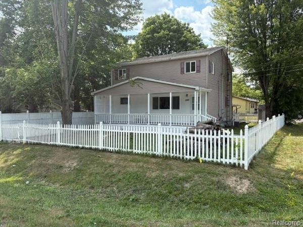 1297 Maxson Street , Flint Township, Mi 48504