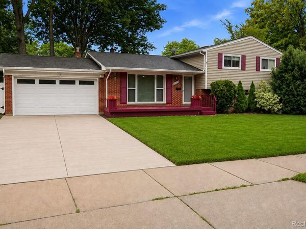 20395 Briarwood Court , Southfield, Mi 48076