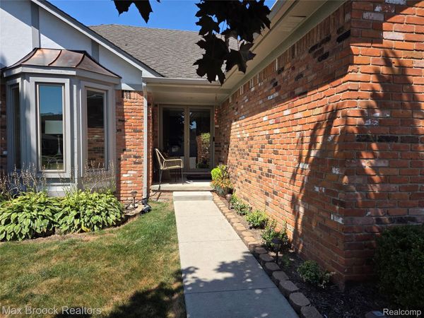 441 Sandalwood Drive , Rochester Hills, Mi 48307