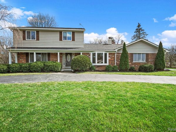 45011 BYRNE Drive, Novi, Mi 48167