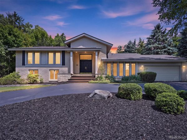3300 Woodview Lake Road , West Bloomfield Township, Mi 48323