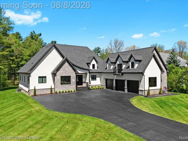 910 Hill Hollow Lane, Milford Village, Mi 48381
