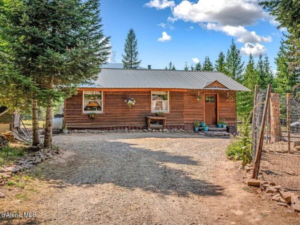 388 Trillium LN , Moyie Springs, ID 83845