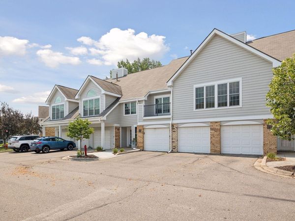 6040 Chasewood Parkway, Unit 2, Minnetonka, MN 55343