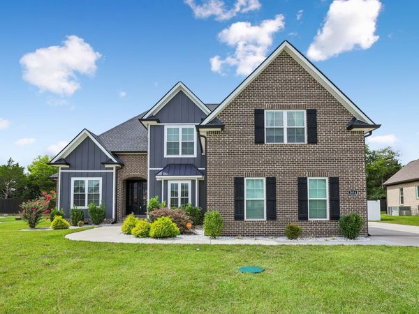 2614 Holly Springs Dr, Murfreesboro, TN 37128