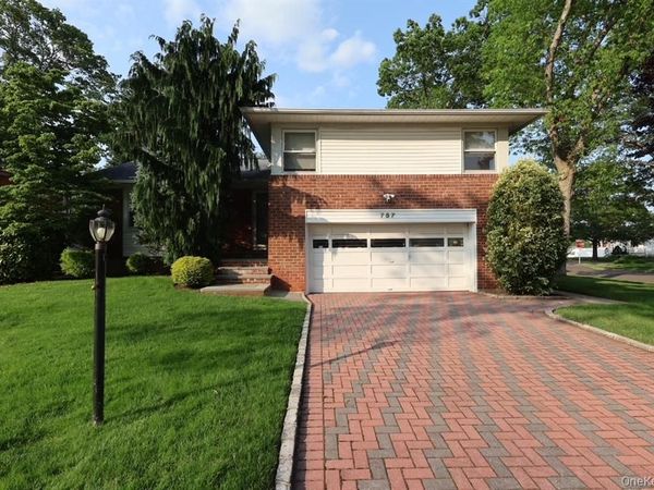 757 757 Leslie Lane , East Meadow, NY 11554