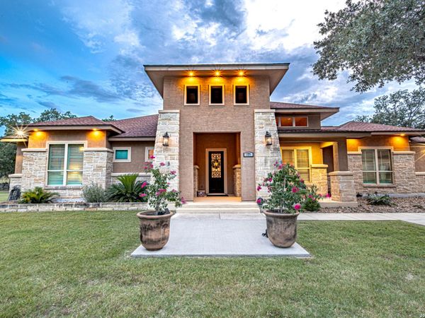 125 Bobcat Bend, La Vernia, TX 78121