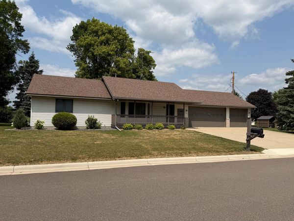 10 George Street E, Maple Lake, MN 55358