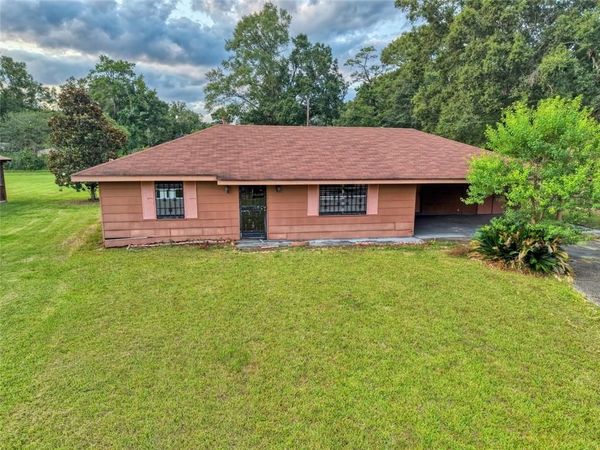 1907 DAVENPORT Avenue , Bogalusa, LA 70427