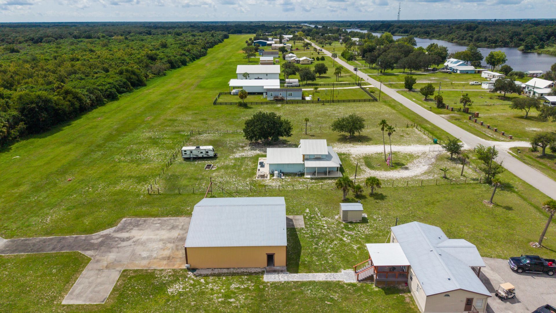 19695 NW 80th Drive, Okeechobee, FL 34972 Photo