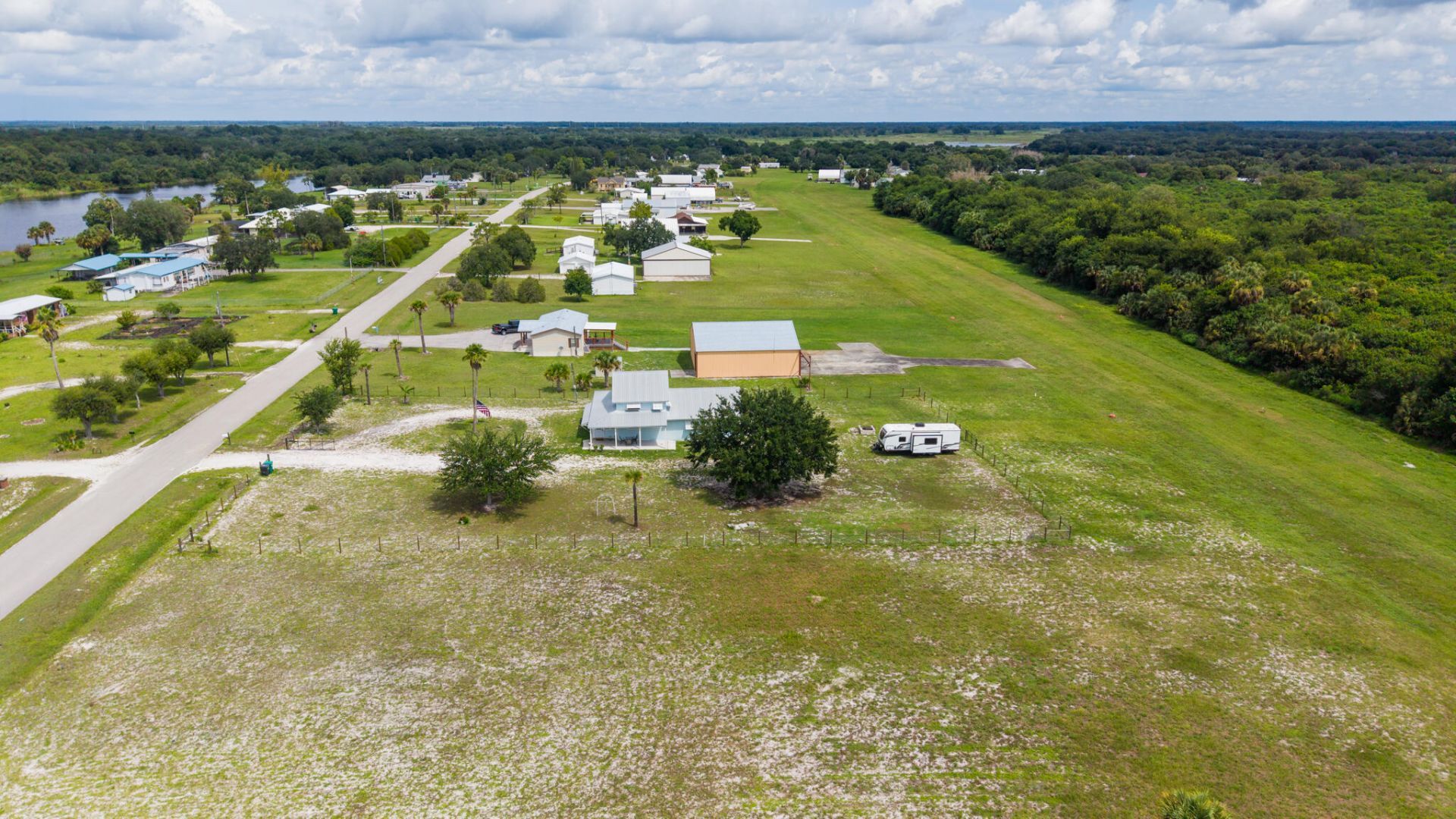 19695 NW 80th Drive, Okeechobee, FL 34972 Photo