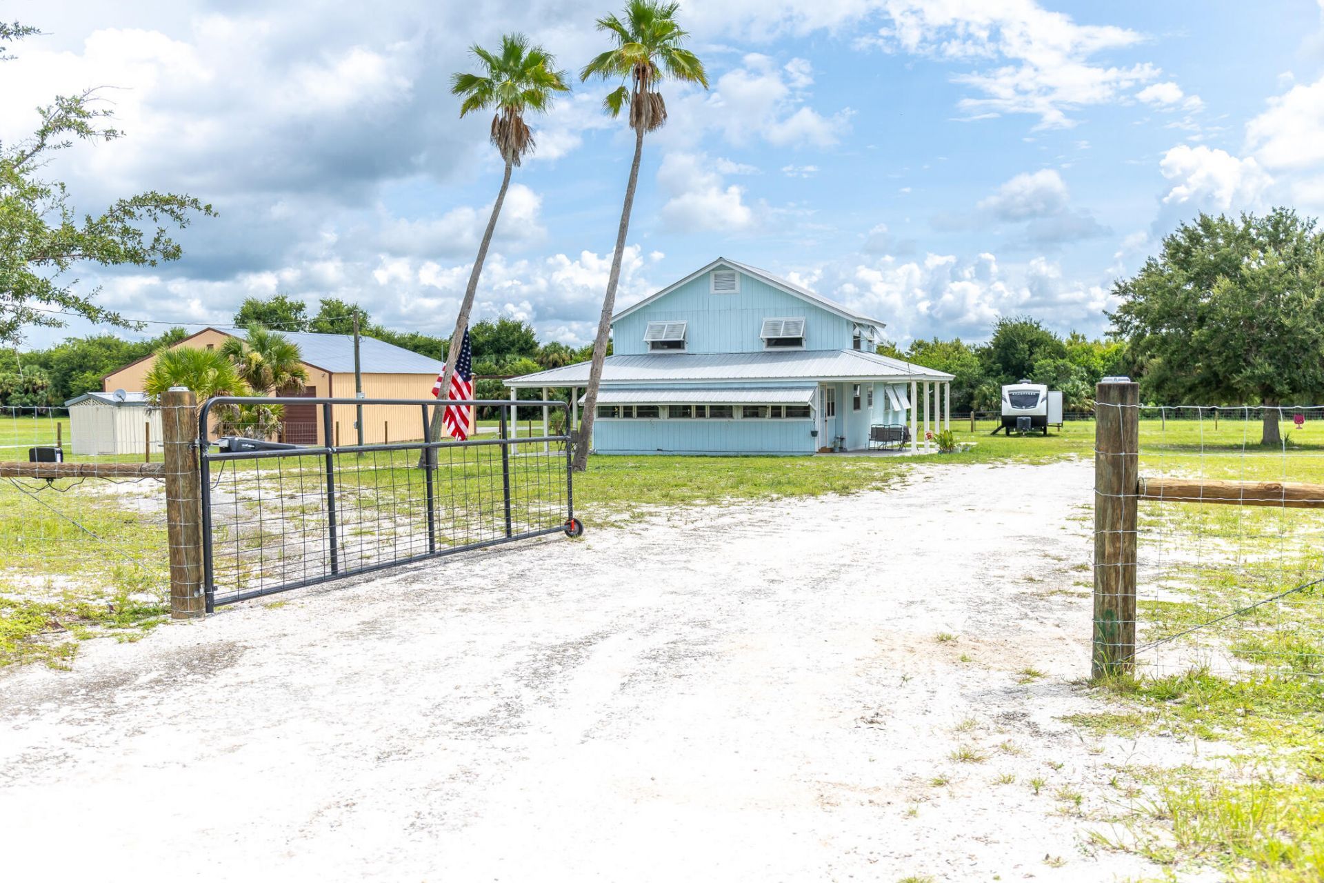 19695 NW 80th Drive, Okeechobee, FL 34972 Photo