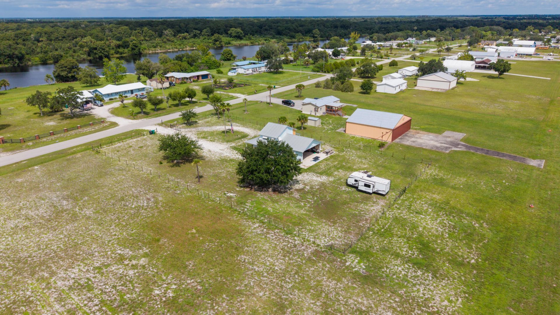 19695 NW 80th Drive, Okeechobee, FL 34972 Photo