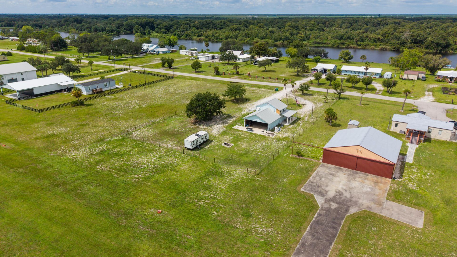 19695 NW 80th Drive, Okeechobee, FL 34972 Photo