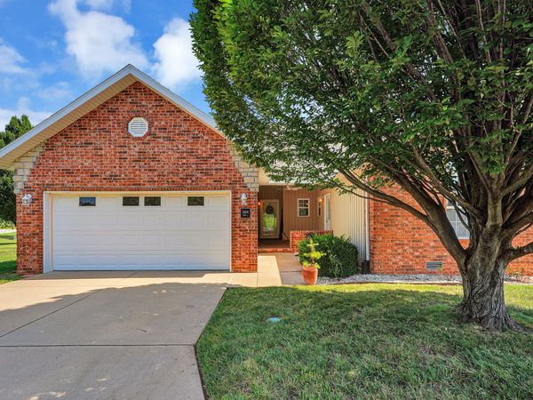 1404 N Sandy Creek Circle, Unit 1, Nixa, MO 65714