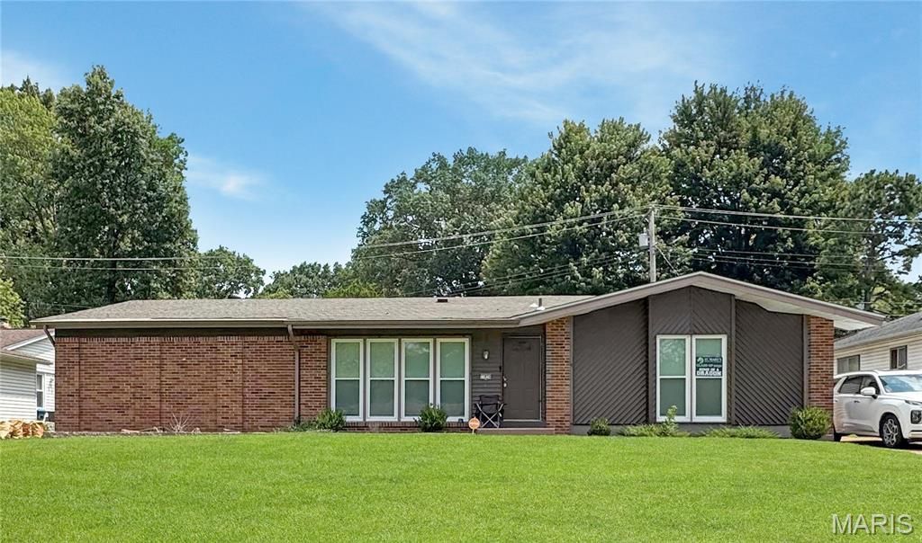 11826 Hidden Lake Drive , Saint Louis, MO 63138 Main Photo