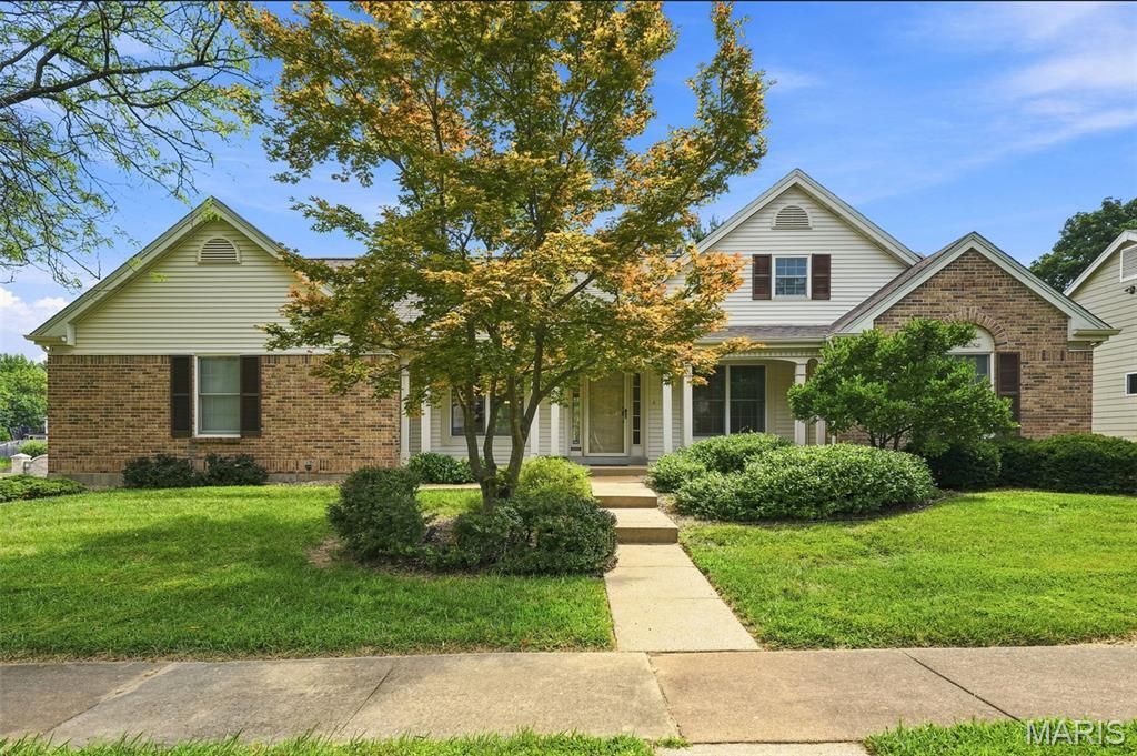 2098 Seven Oaks Drive , Saint Charles, MO 63303 Main Photo