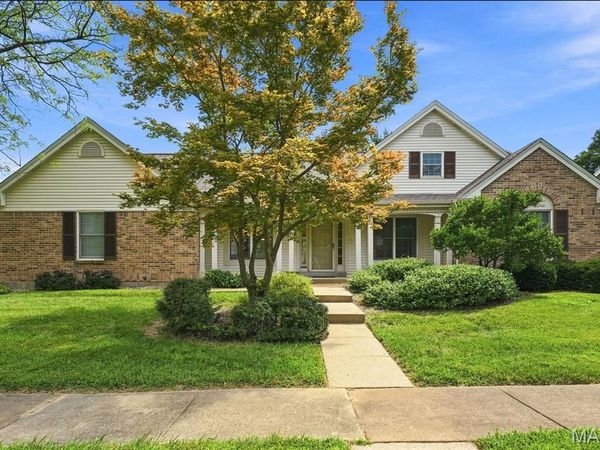 2098 Seven Oaks Drive, St Charles, MO 63303