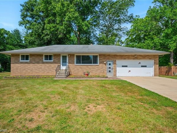 8382 Royalhaven Drive , North Royalton, OH 44133