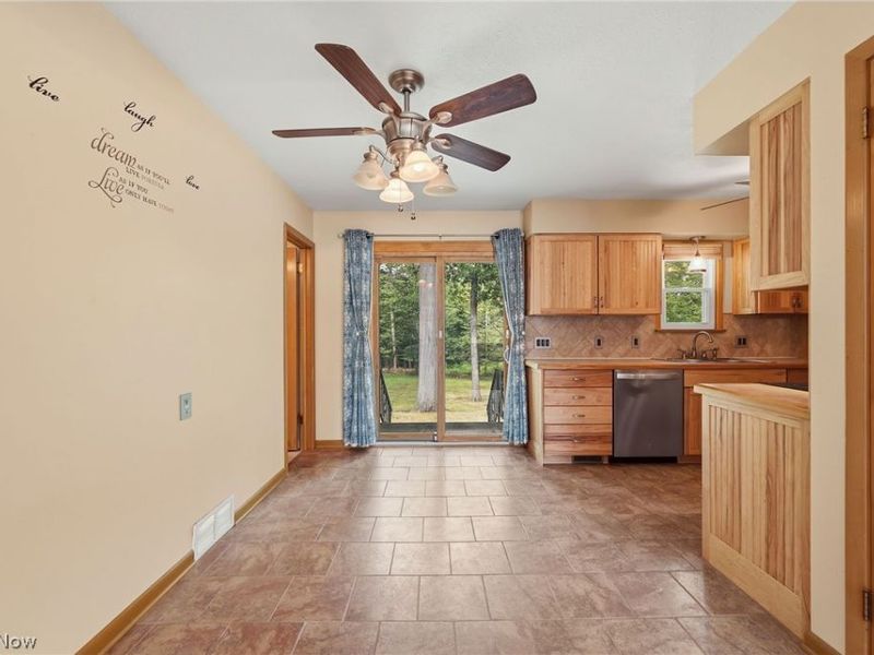 8382 Royalhaven Drive, North Royalton, OH 44133 Photo 12