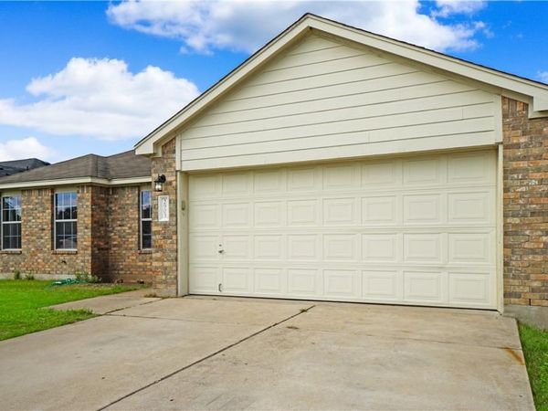 2903 Don Hill LN, Taylor, TX 76574