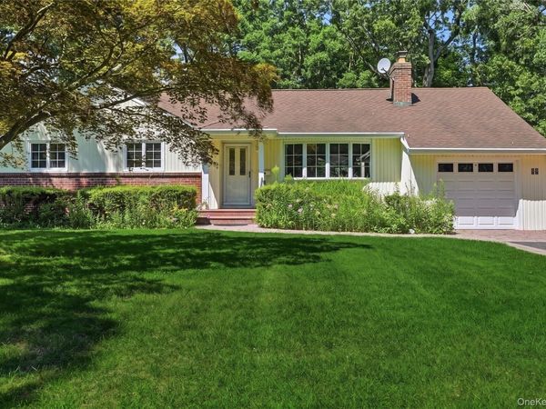 89 Burton Lane, Commack, NY 11725