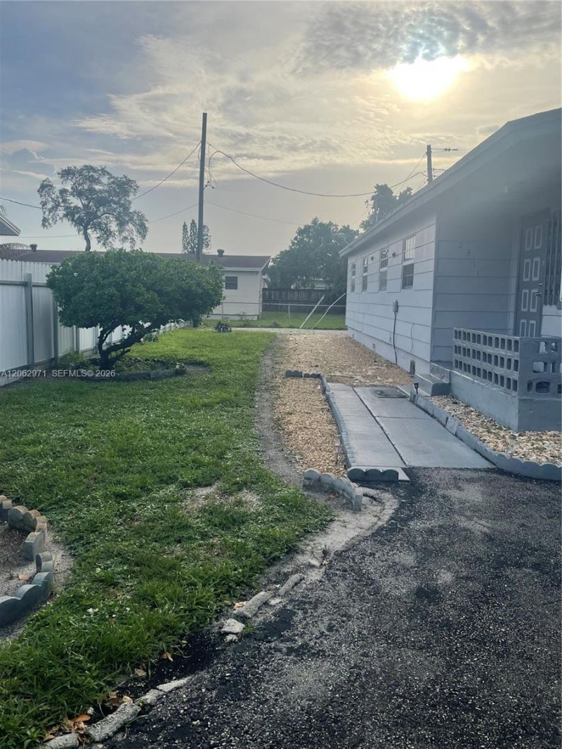 2311 NW 27th Ter, Fort Lauderdale, FL 33311 Photo