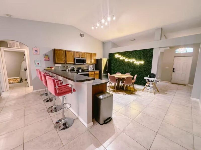 302 NE Greenbrier Avenue, Port Saint Lucie, FL 34983 Photo