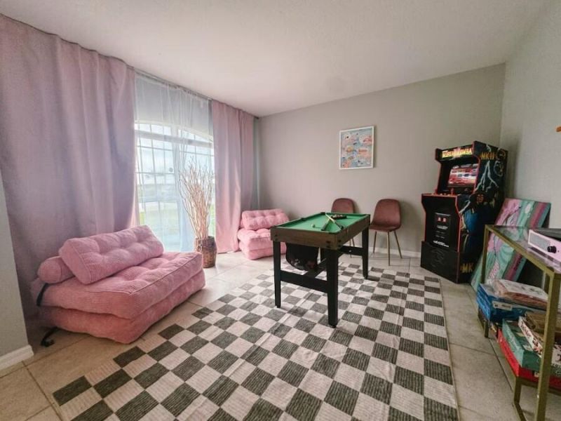 302 NE Greenbrier Avenue, Port Saint Lucie, FL 34983 Photo