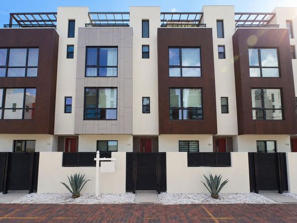 136 8TH STREET N, ST PETERSBURG, FL 33701