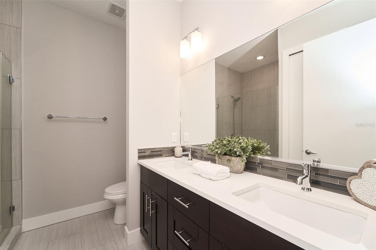 136 8th Street N, Saint Petersburg, FL 33701 Photo