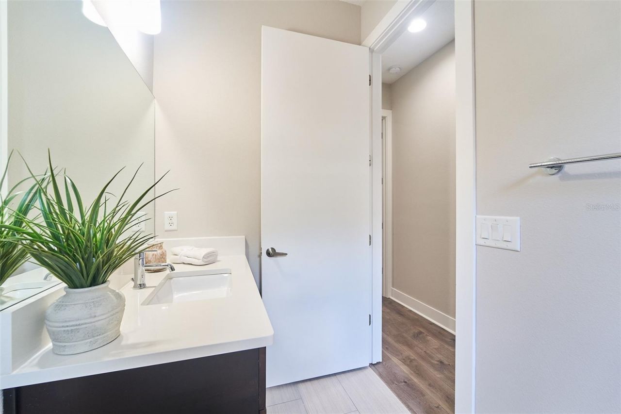 136 8th Street N, Saint Petersburg, FL 33701 Photo