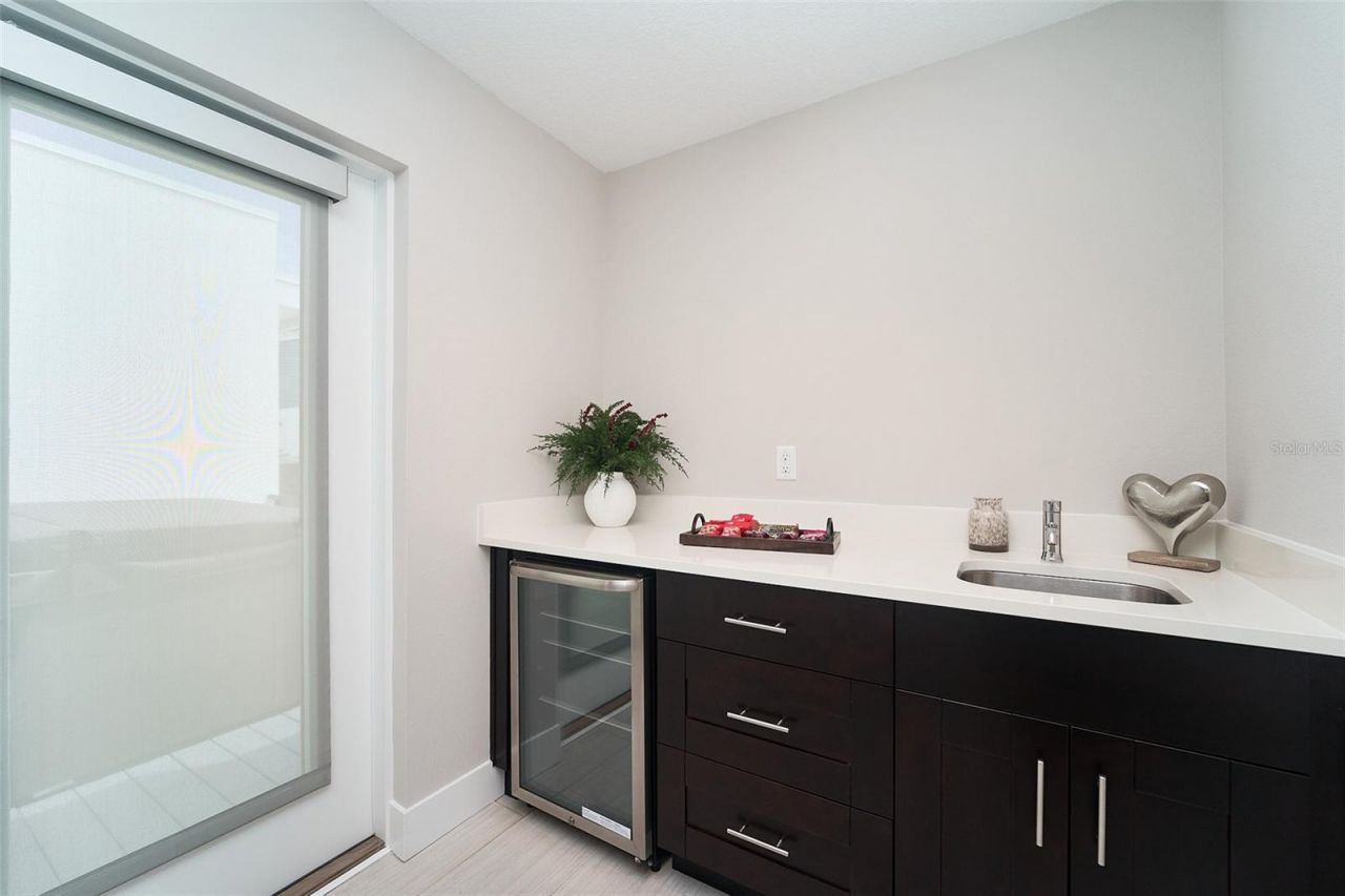 136 8th Street N, Saint Petersburg, FL 33701 Photo