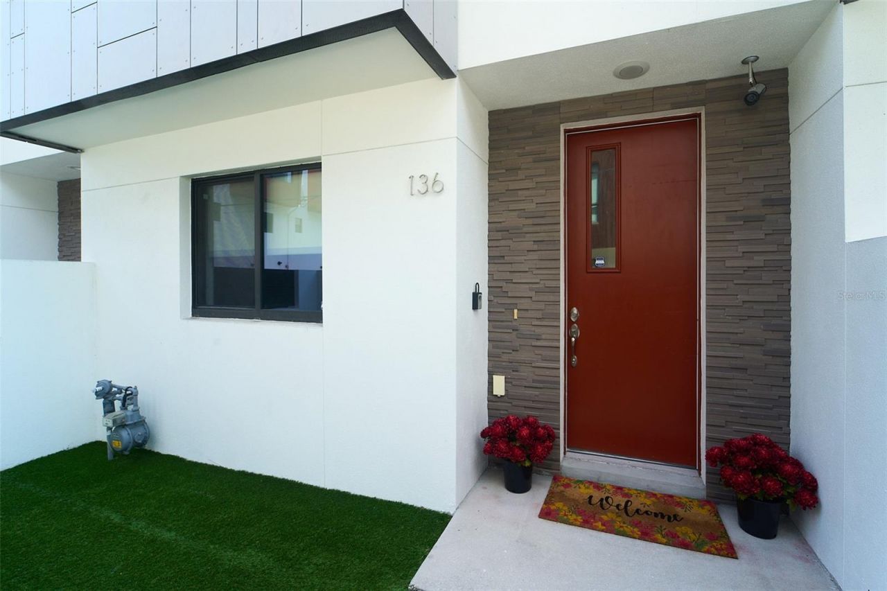136 8th Street N, Saint Petersburg, FL 33701 Photo