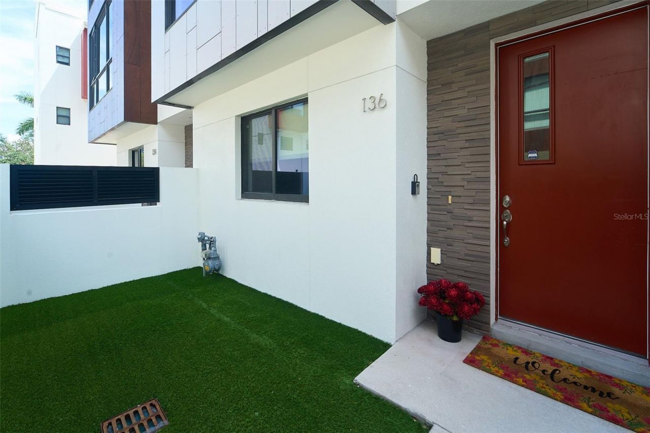 136 8th Street N, Saint Petersburg, FL 33701 Photo