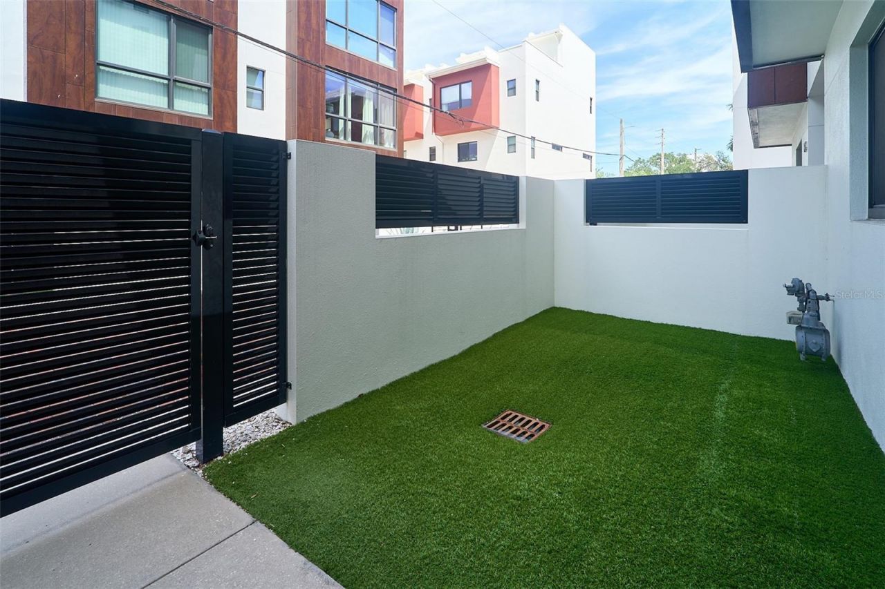136 8th Street N, Saint Petersburg, FL 33701 Photo
