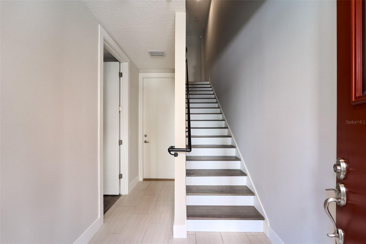 136 8th Street N, Saint Petersburg, FL 33701 Photo