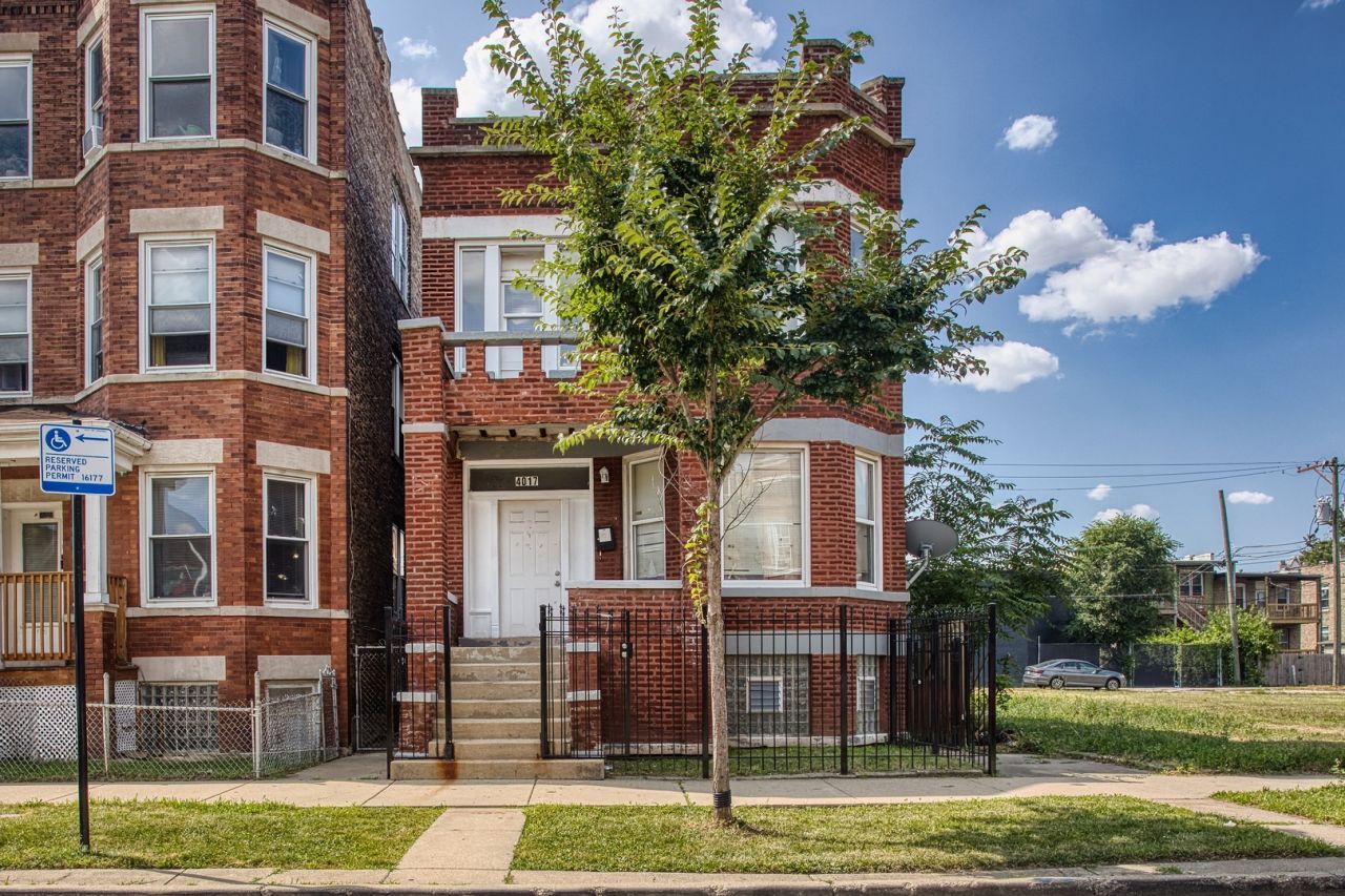 4017 W Van Buren Street, Chicago, IL 60624 Main Photo