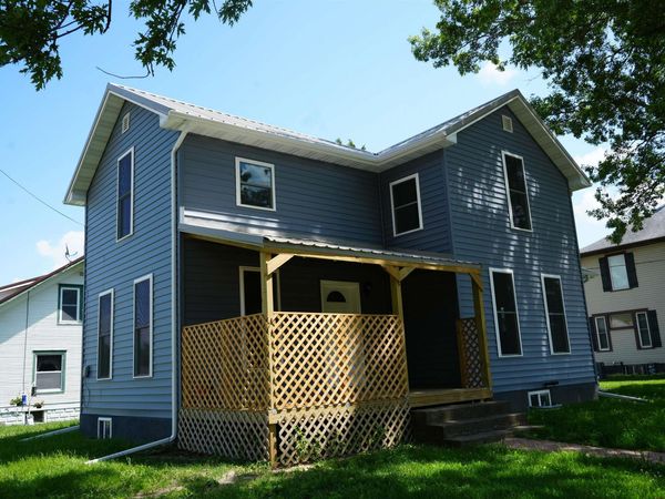 500 6th Ave SW , Independence, IA 50644