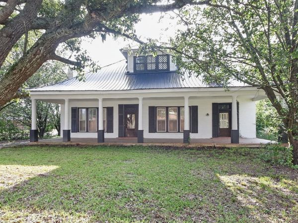 210 N Columbus Avenue, Louisville, MS 39339
