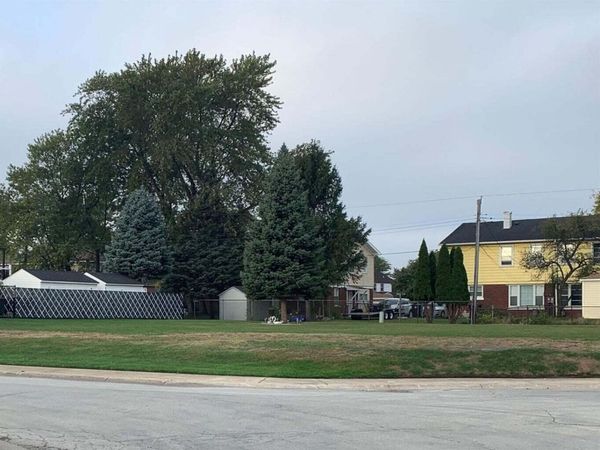 4130 Hawthorne Street , East Chicago, IN 46312