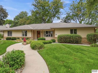 15665 Farnam Circle, Omaha, NE 68118