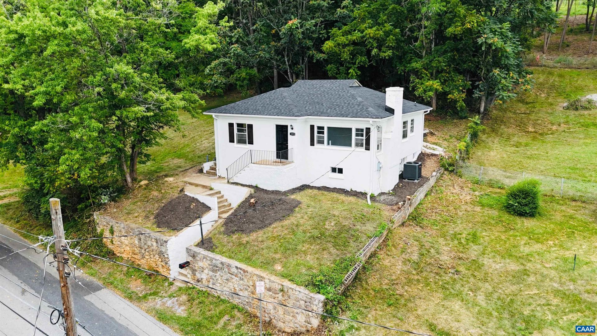 1323 Jackson St, Staunton, VA 24401 Main Photo