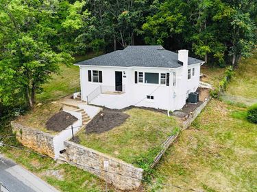 1323 JACKSON ST , Staunton, VA 24401