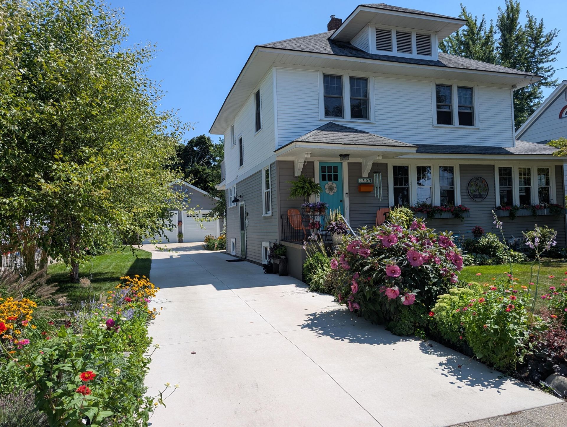 1303 Lakeshore Drive, Muskegon, MI 49441 Main Photo
