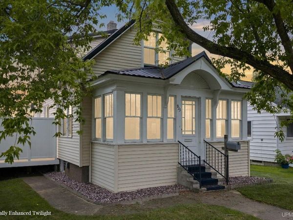 923 Washington Avenue, Escanaba, MI 49829